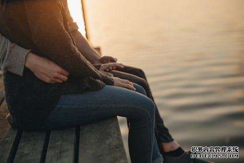 发蜡啥无码av在线a√av在线，揭秘时尚发型背后的秘密武器